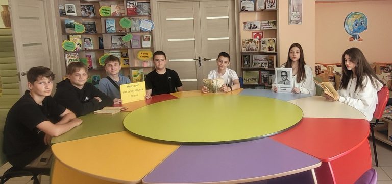 Мир через увеличительное стекло рассматривали климовские школьники