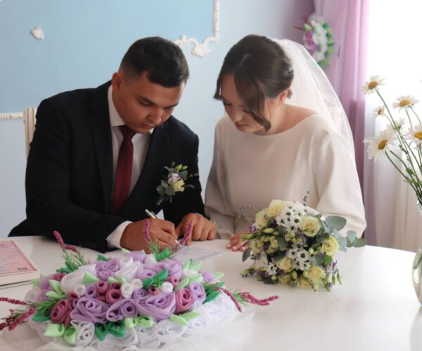 В брянском Стародубе заключили брачный союз три пары