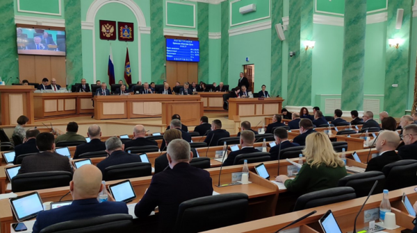 Депутаты Брянской облдумы приняли бюджет региона на 2025 год в первом чтении