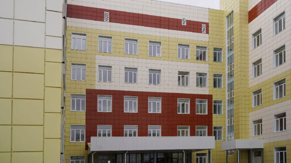 В новой брянской поликлинике на 800 посещений в смену будут работать 11 отделений