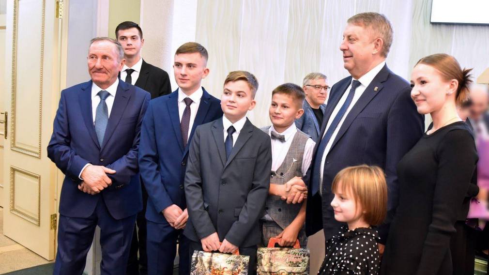В 2025 году в Брянской области продолжится реализация мер поддержки семей