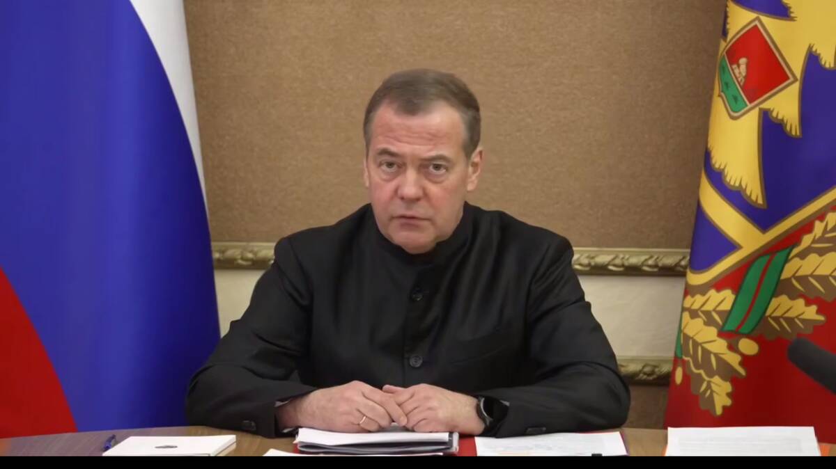 Медведев: брянский химзавод выполняет гособоронзаказ в полном объёме