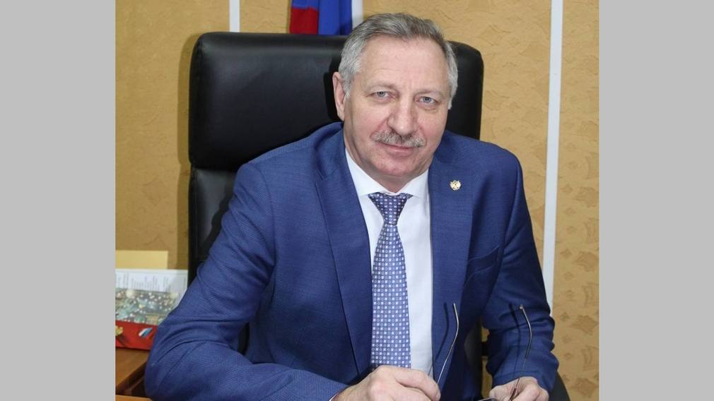 Губернатор Александр Богомаз поздравил главу Стародубского округа с медалью «За отвагу на пожаре»