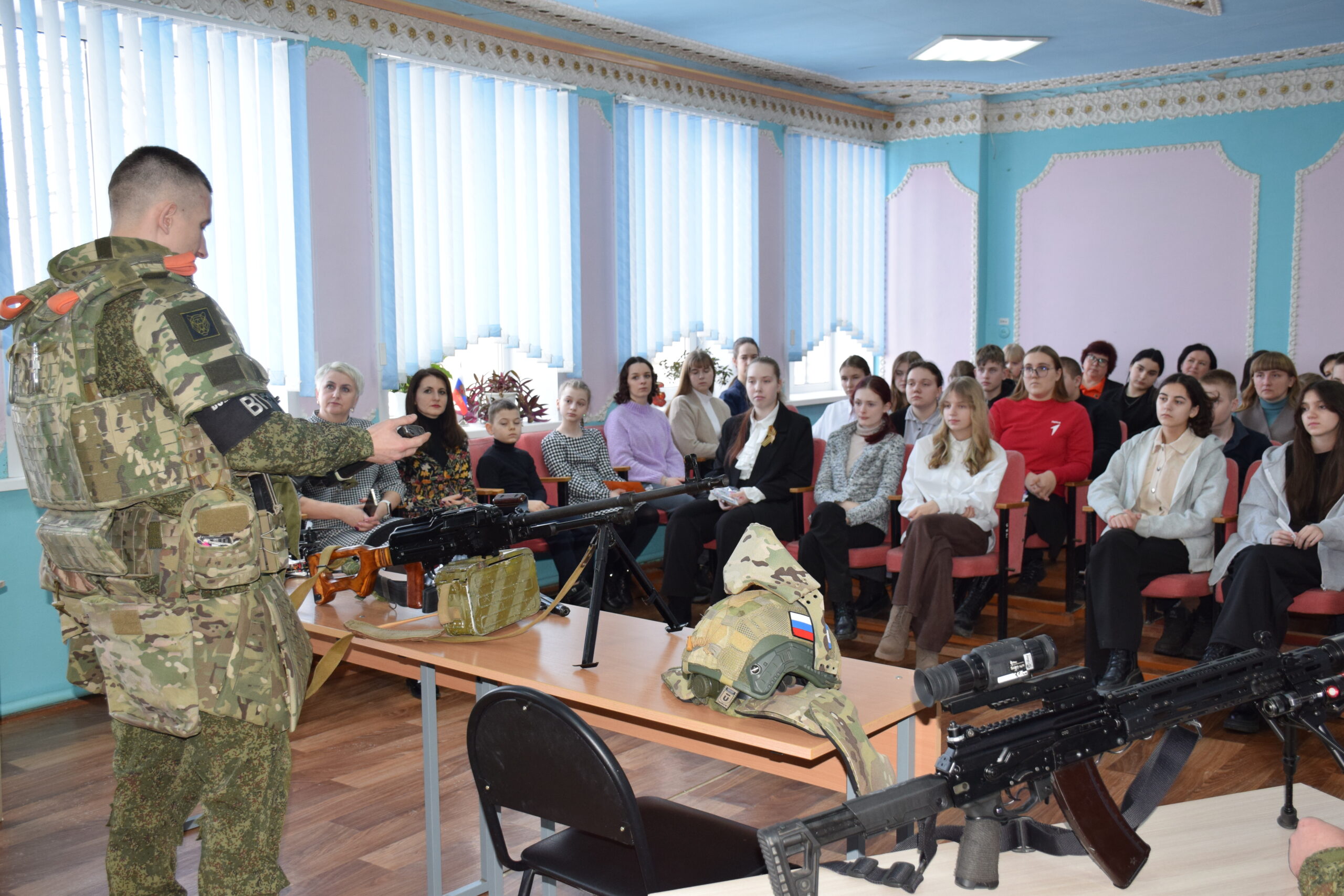 В Климово состоялась встреча школьников с военнослужащими Российской Армии