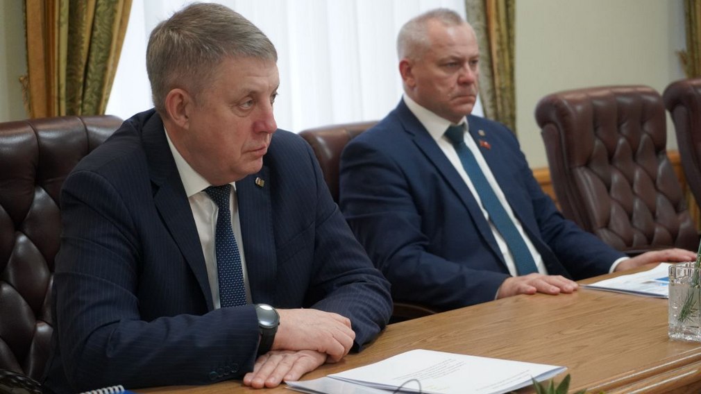 Александр Богомаз встретился с директором филиала ПАО «Россети Центр» — «Брянскэнерго» Федором Капшуковым