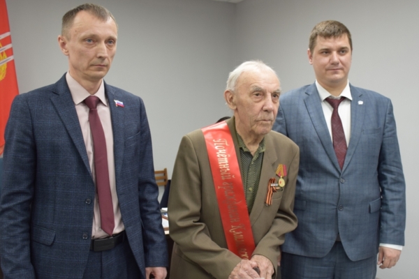 На заседании Климовского районного Совета народных депутатов присвоены почетные звания ветеранам