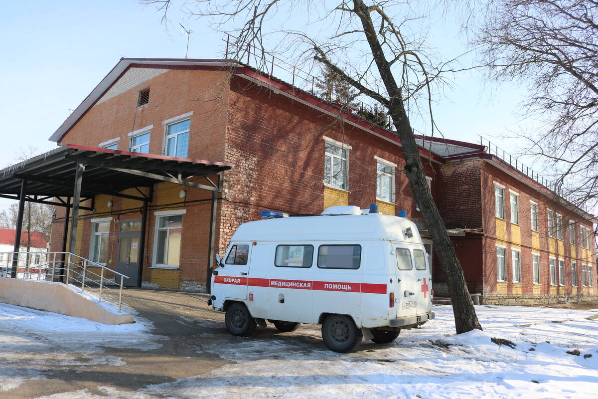 В больнице посëлка Комаричи обновили спецтранспорт