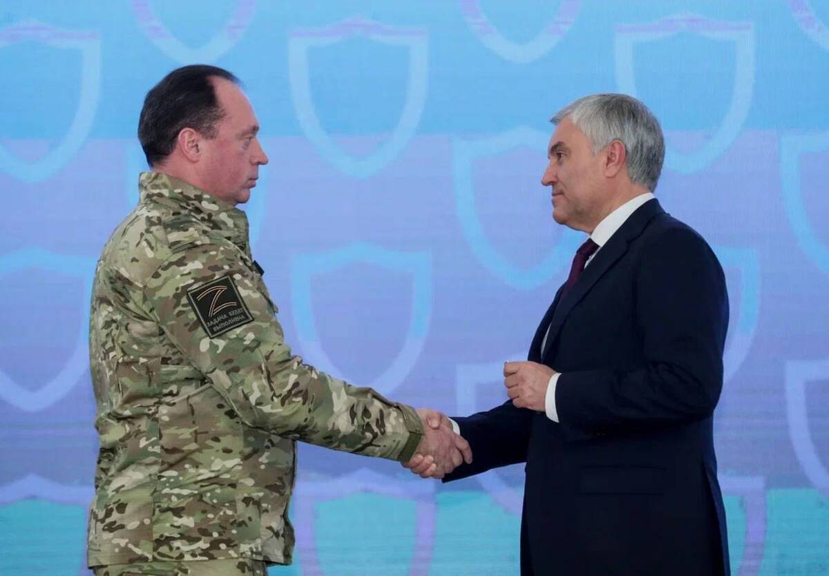 Командира «БАРС – Брянск» Сергея Антошина наградили медалью Госдумы