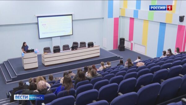 В девяти женских консультациях Брянской области созданы службы сопровождения семей