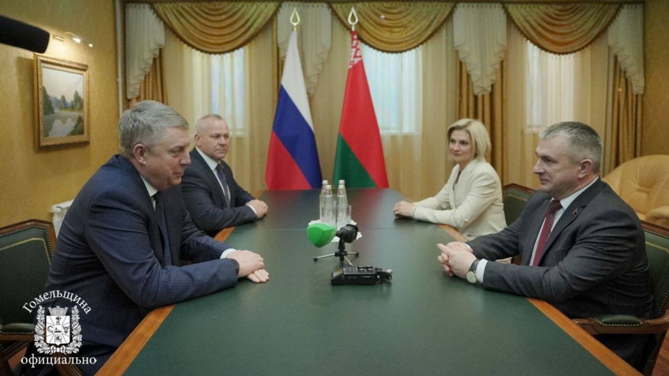 Александр Богомаз провел встречу с председателем Гомельского облисполкома Крупко 14 Апрель 2025