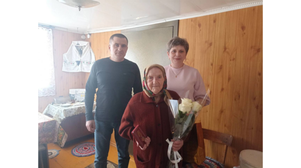Климовчанке Тамаре Макаренко вручили юбилейную медаль к 80-летию Победы