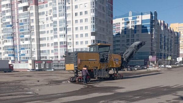 В Брянске проводят капремонт участка дороги по улице Горбатова