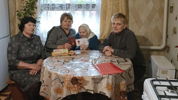 Лилии Полосаревой из Комаричского района Брянской области вручили медаль к 80-летию Победы