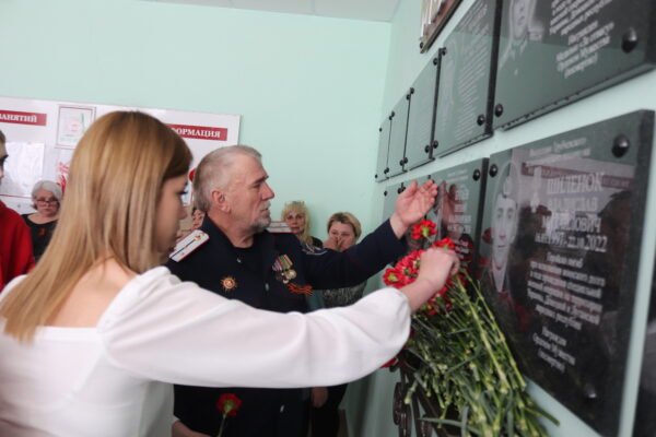В Трубчевскеоткрыли мемориальные доски выпускникам политехникума, погибшим в СВО