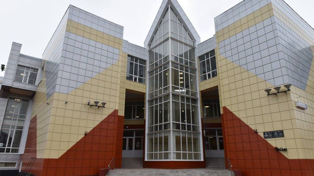 Александр Богомаз поделился информацией о текущем состоянии капитального ремонта в Брянском городском лицее №1 имени А.С. Пушкина