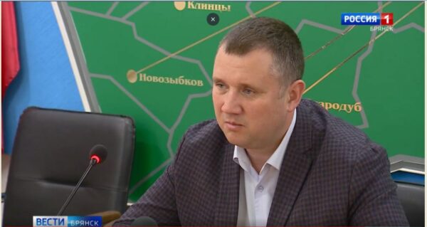 На заседании Брянской областной Думы наградили заместителя губернатора Александра Бардукова на заседании Думы наградили замгубернатора Бардукова