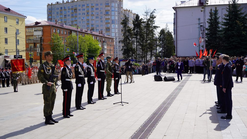 В Брянске будущие защитники Отечества принесли клятву верности ветеранам