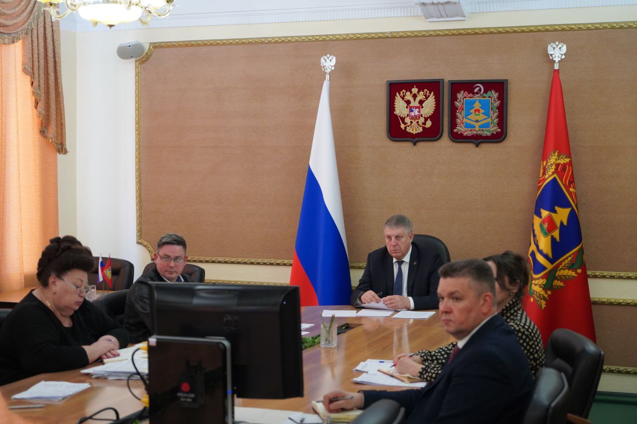 Президент России В. В. Путин дал поручение разработать комплексную программу восстановления пострадавших районов