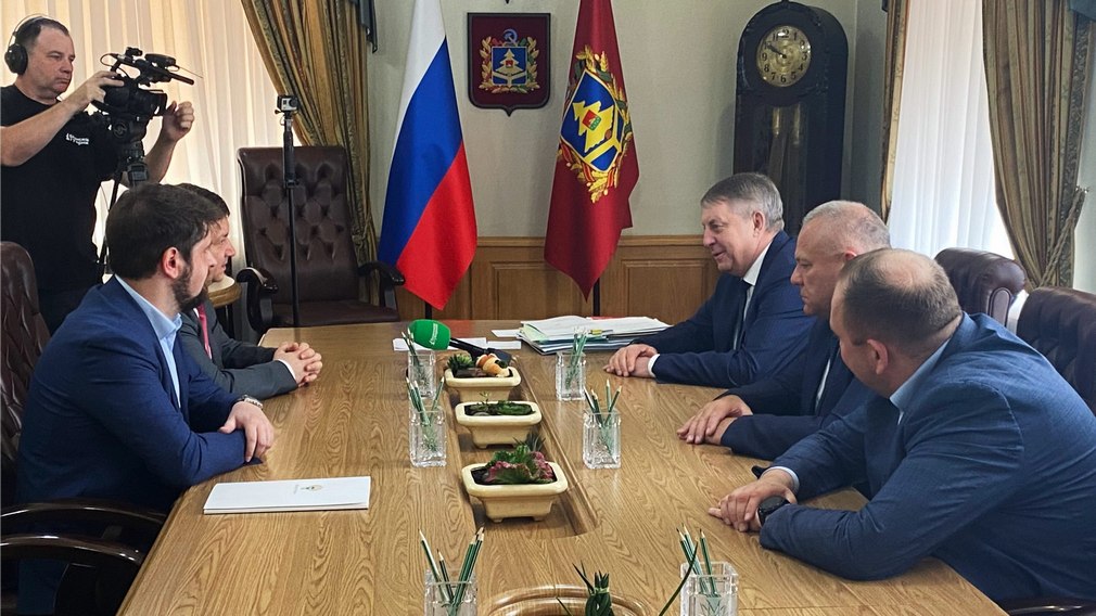 Губернатор Александр Богомаз встретился с заместителем Министра транспорта РФ