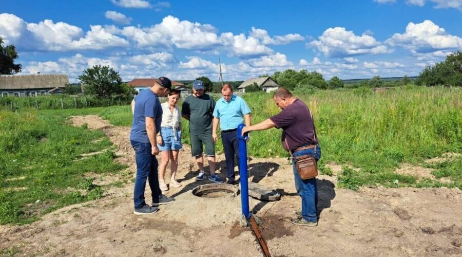 В брянском поселке Радогощь близится к завершению ремонт водопровода
