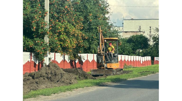 В брянском поселке Комаричи стартовал капремонт дороги по улице Незымаева