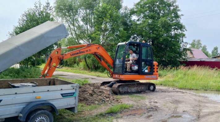 В Клетне Брянской области активно обновляют водопроводную сеть