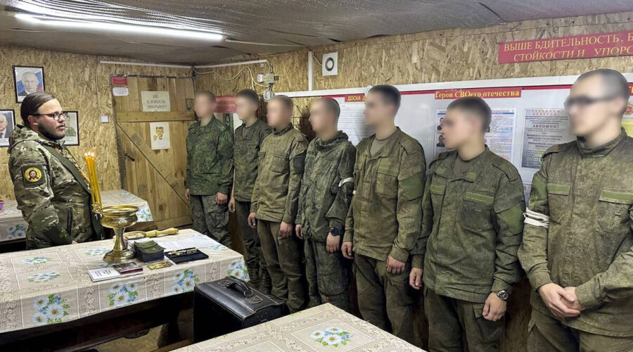 Благочинный Навлинского округа оказал поддержку бойцам группировки «Север»