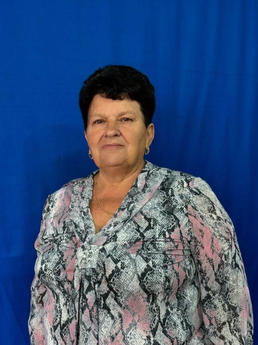 46 лет первым учителем проработала Антонина Ворожбитова