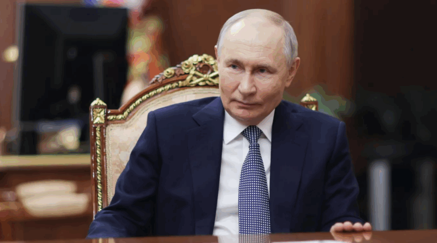 Президент Владимир Путин пообщался с автодорожником из Брянской области