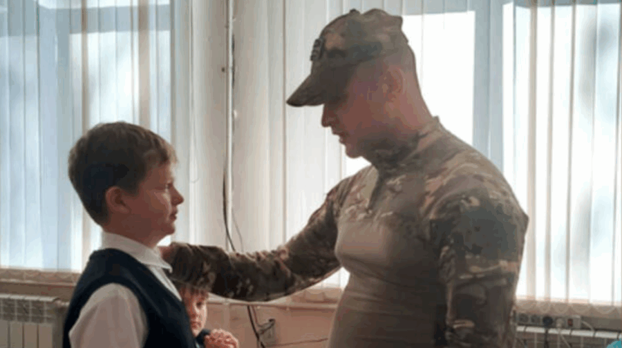 Боец СВО поблагодарил брянского школьника за письмо