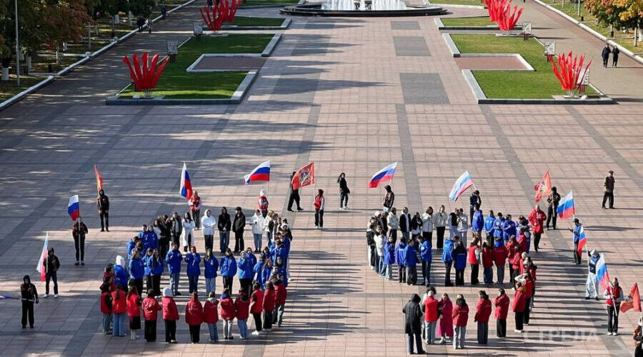 В центре Брянска прошел тематический флешмоб #Россия89