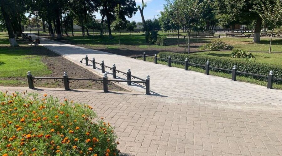 На Брянщине в Стародубе благоустроили городской парк за 2,3 млн рублей