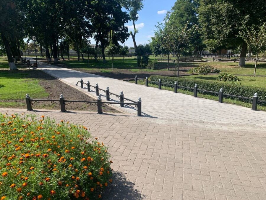 На Брянщине в Стародубе благоустроили городской парк за 2,3 млн рублей