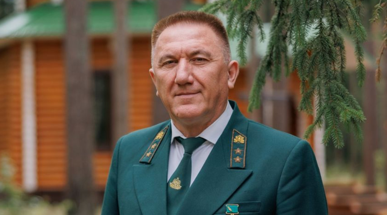 Брянские работники леса принимают поздравления
