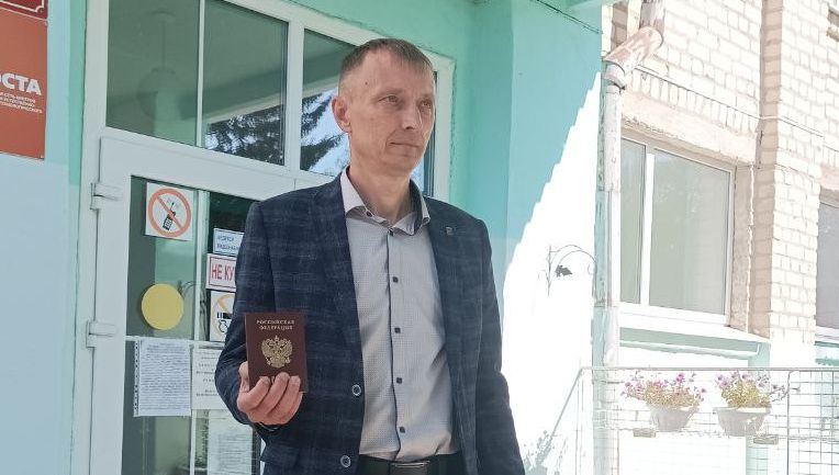 Глава Климовского района Валентин Бондаренко проголосовал на выборах