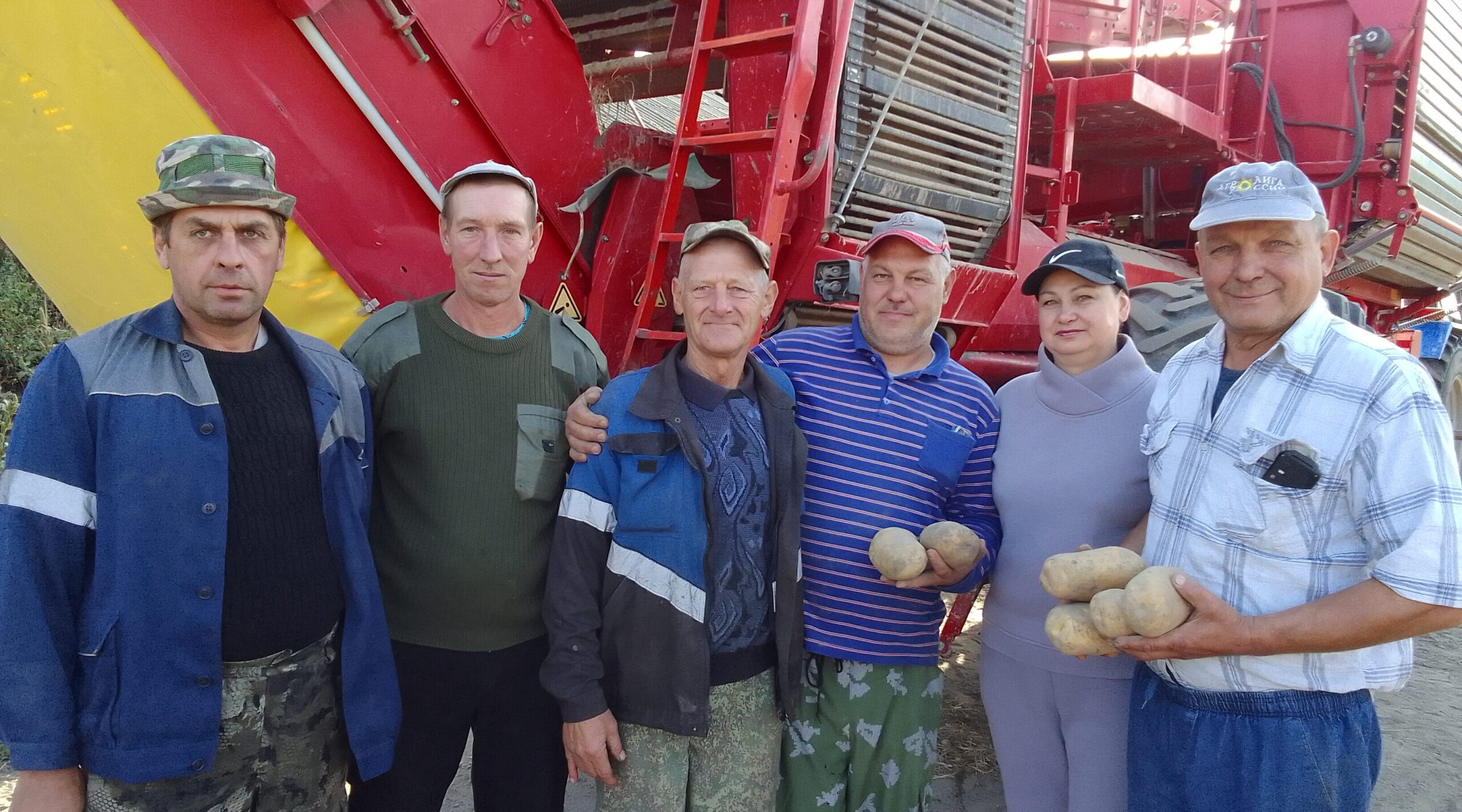 В фермерском хозяйстве Михаила Рублева Климовского района завершают сбор картофеля