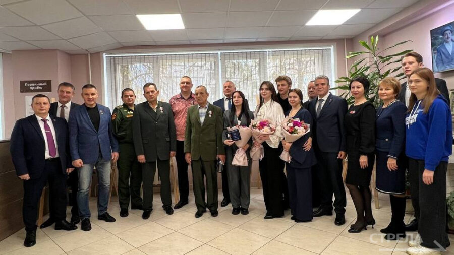 В Брянске состоялась торжественная церемония вручения медалей «Отец солдата»