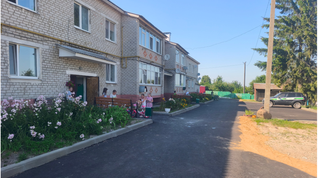 Во Мглине благоустроили три дворовые территории по нацпроекту