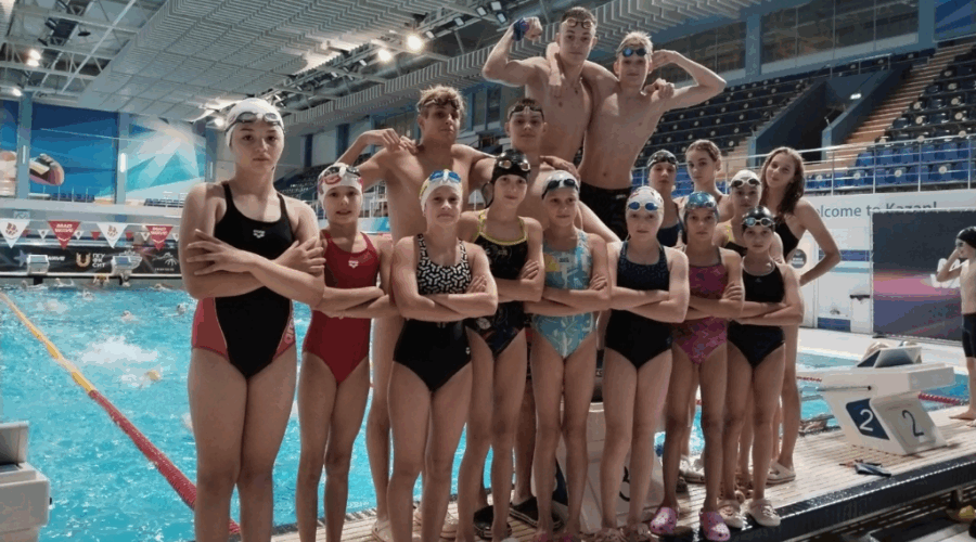 В первый день Всероссийских соревнований по плаванию в Казани брянские спортсмены взяли три медали