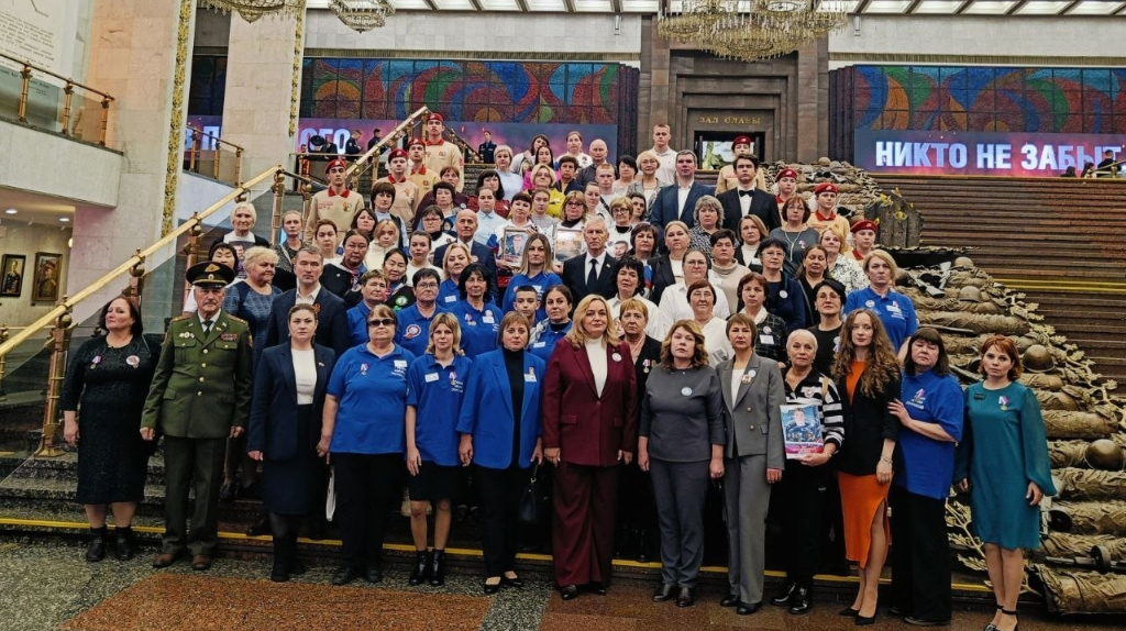 Книги о брянских героях СВО передали в Музей Победы на Поклонной горе