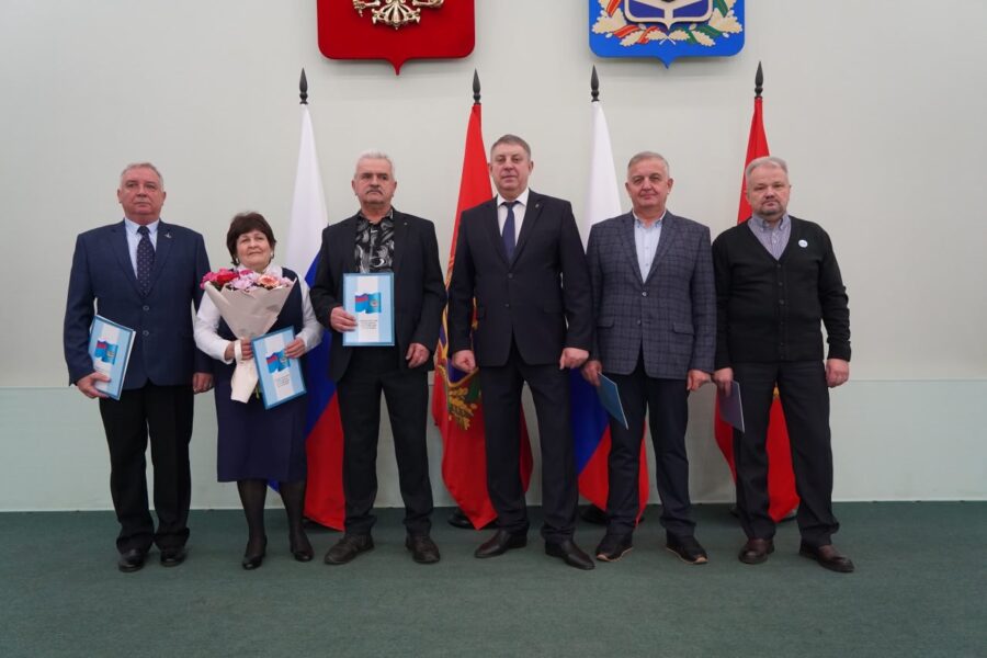 Брянский губернатор поздравил сотрудников и ветеранов транспортной сферы