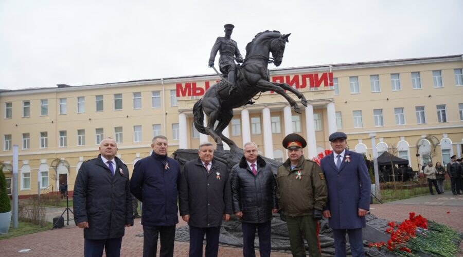 Брянский губернатор Богомаз принял участие в открытии памятника Рокоссовскому в Гомеле