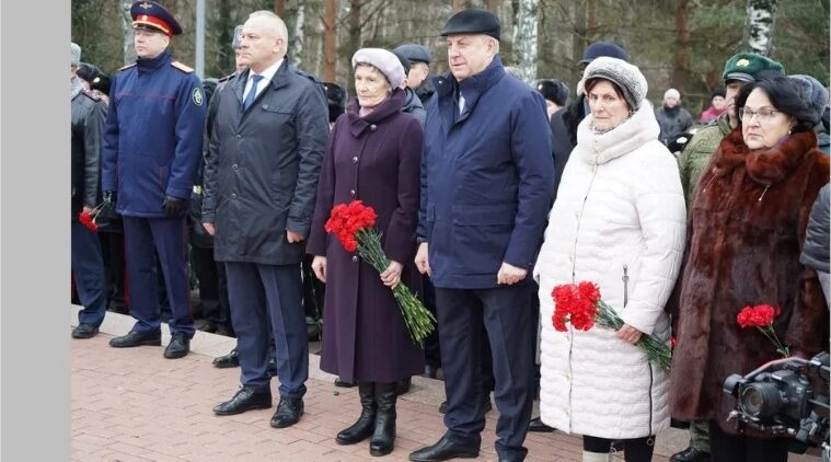 В Брянске провели торжественную церемонию в День Героев Отечества