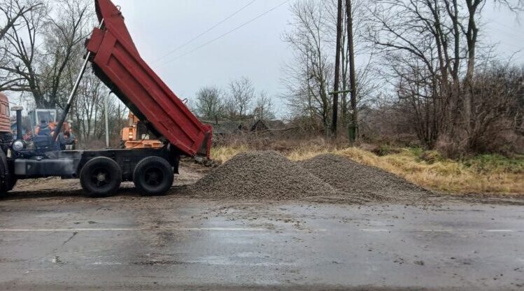 В Климовском районе ведётся ремонт дорог