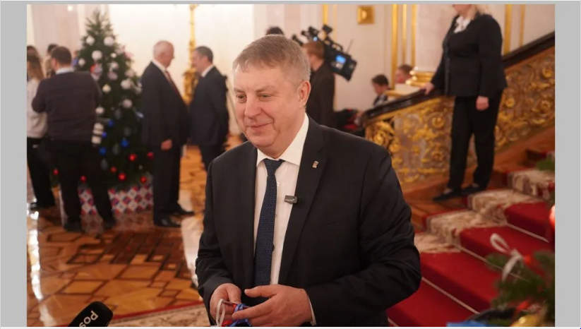 Александр Богомаз перед Новым годом исполнит желания еще трех ребят