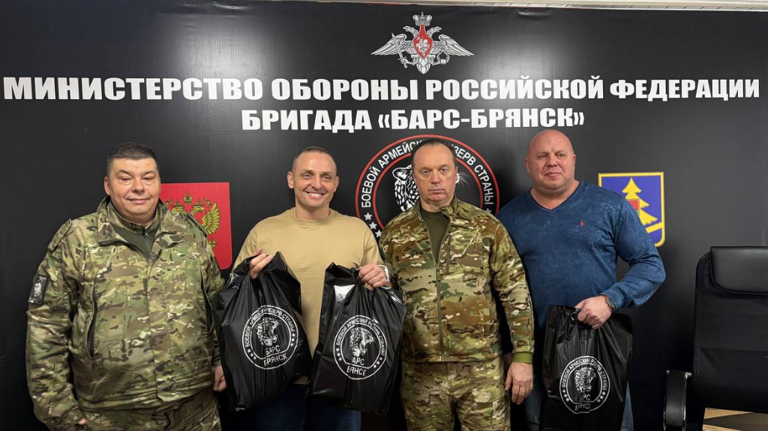 Аскольд Запашный вручил подарки Сергею Антошину