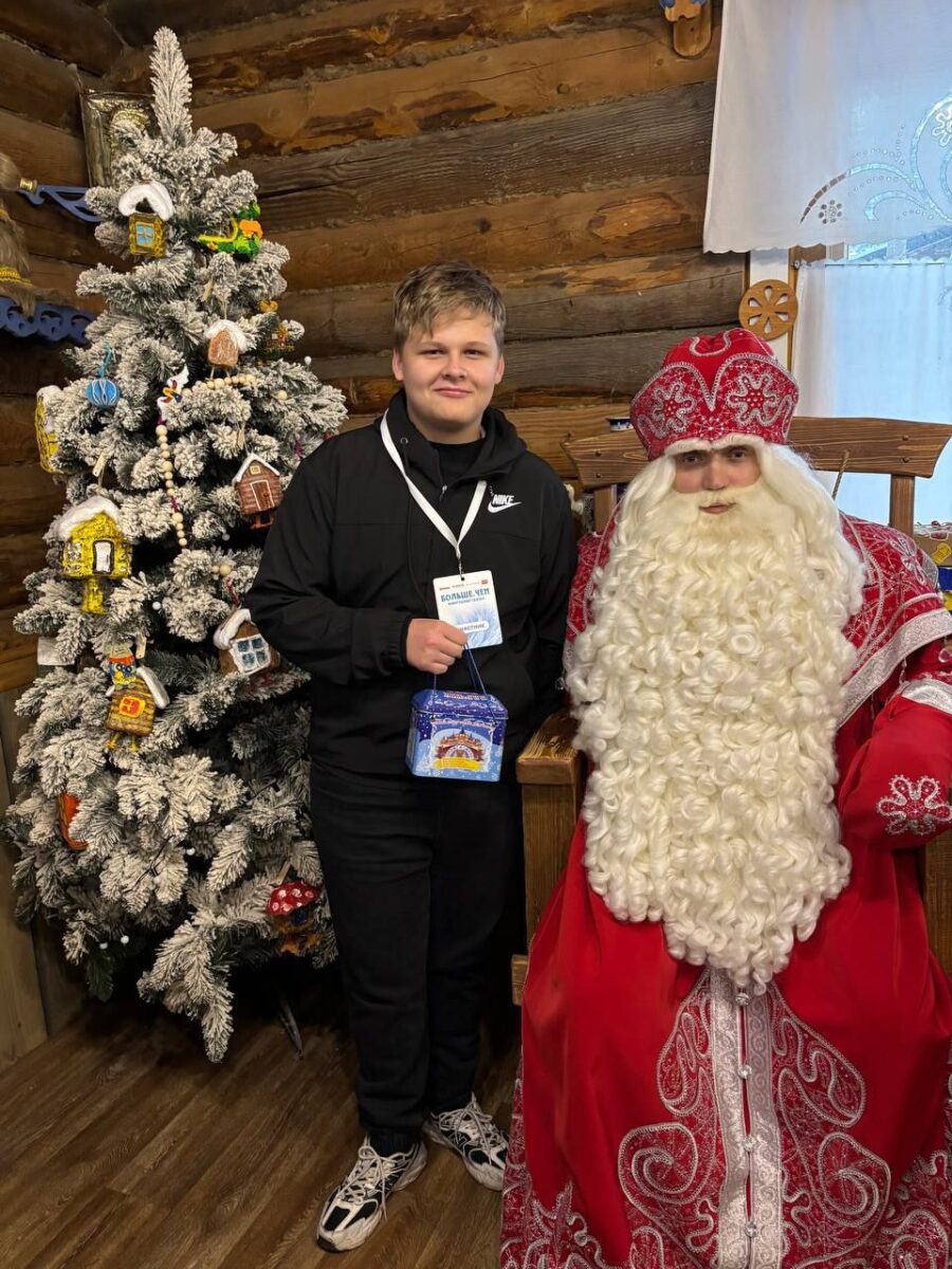 В гостях у Деда Мороза побывали климовские Первые