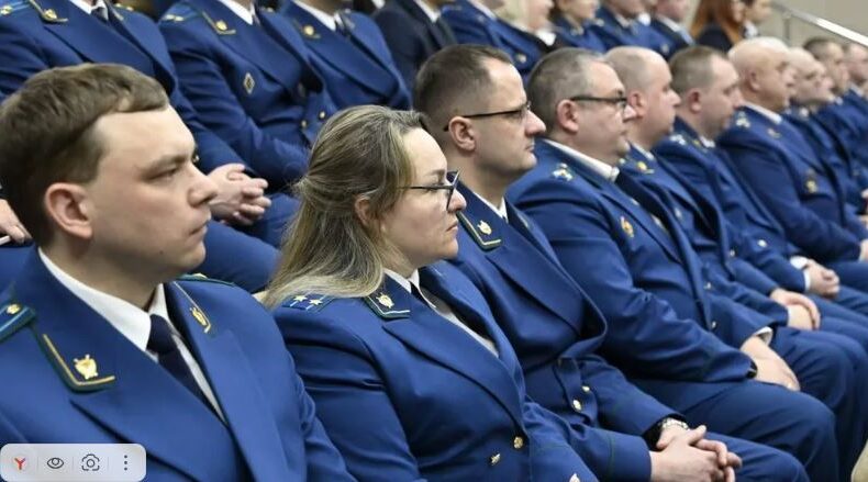 Александр Богомаз выразил признательность ветеранам брянской прокуратуры