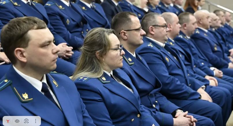 Александр Богомаз выразил признательность ветеранам брянской прокуратуры