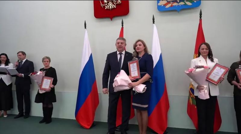 Губернатор Брянщины поздравил ветеранов и работников средств массовой информации